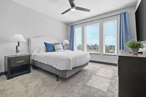 2 bedrooms, WiFi - Spacious 2BR near Broadway w/ pool (Nashville)