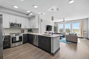 Coffee/tea maker, cookware/dishes/utensils - Spacious 2BR near Broadway w/ pool (Nashville)