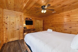 House (6 Bedrooms) | Interior