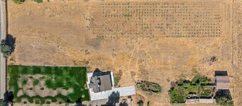 Charming Private 3-bedroom farmhouse to Sequoias National Park