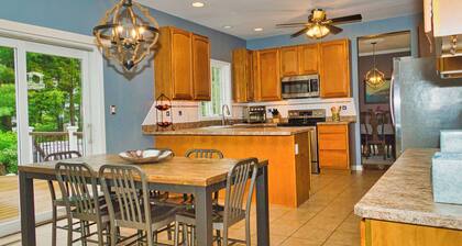 4-bedroom home with pool, theatre, and beach/lake access in Saratoga Springs