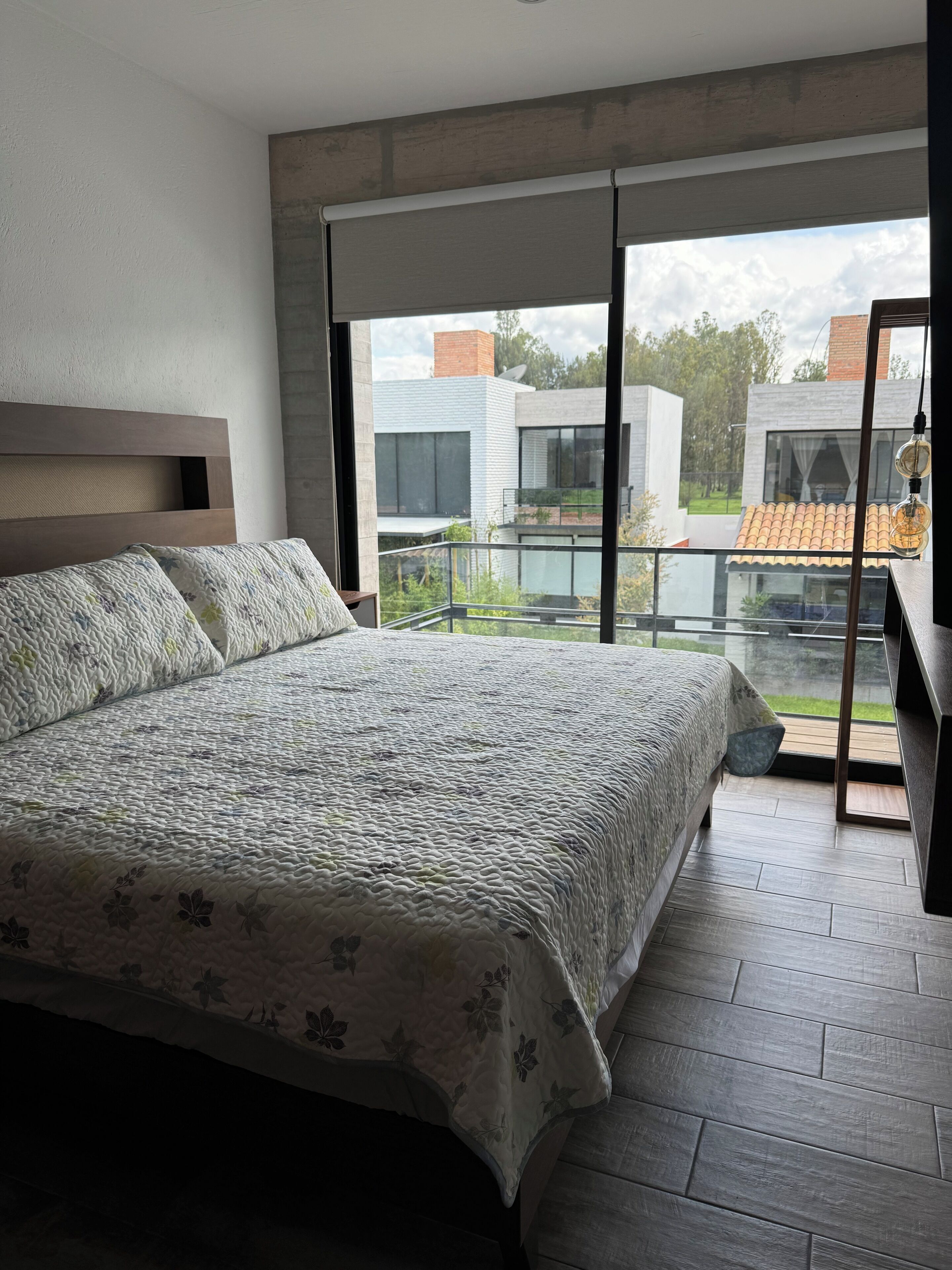 3 soverom, strykejern/-brett, wi-fi (inkludert) og sengetøy