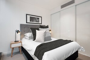 Apartment, Accessible - 2BR Luxury Skytower CBD Pool Gym Netflix (Brisbane)