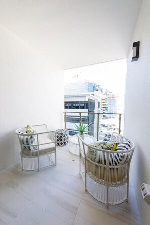 Apartment, Accessible | 2 bedrooms, Internet - 2BR Food Drink Hub Pool Balcony Gym Rooftop (Brisbane)