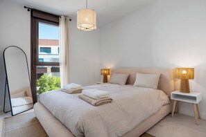 3 bedrooms, iron/ironing board, travel cot, WiFi - Casa Del Toro Estepona (Estepona)