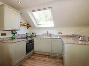 Bulaşık makinesi, tencere seti/tabak/mutfak aletleri