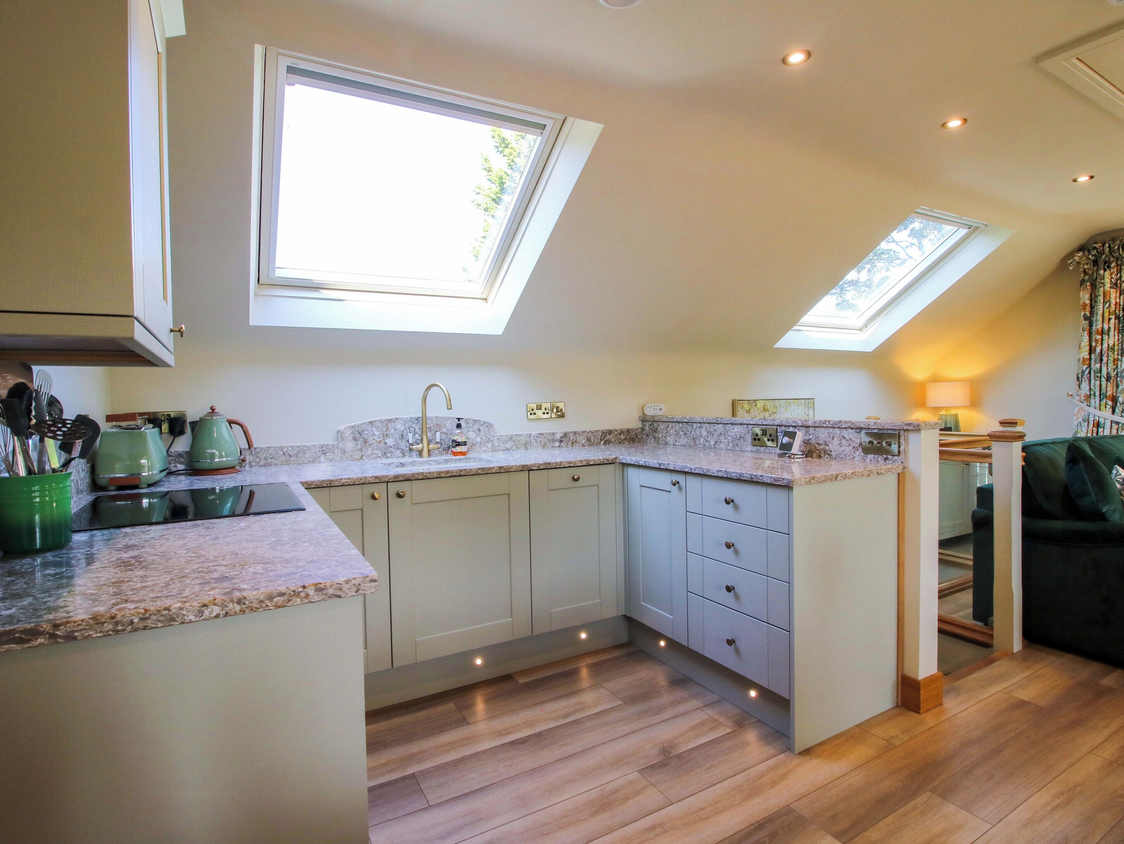 Astianpesukone, keittoastiat/astiat/ruokailuvälineet