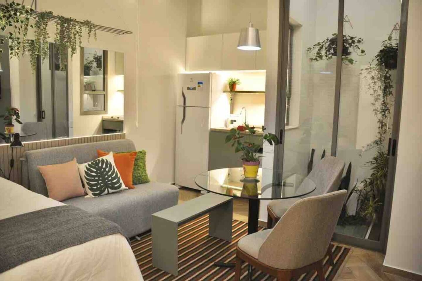 Comfort Studio Suite, 1 Queen Bed with Sofa bed | In-room safe, desk, laptop workspace, iron/ironing board