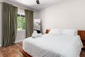 3 Schlafzimmer, Schreibtisch, Bügeleisen/Bügelbrett, kostenloses WLAN