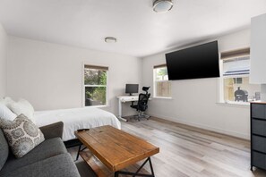 3 Schlafzimmer, Schreibtisch, Bügeleisen/Bügelbrett, kostenloses WLAN