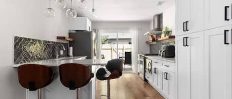 雪櫃、微波爐、焗爐、爐具