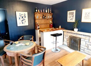 Bar (on property) - Bush Nook House (Brampton)