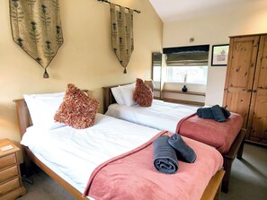 7 bedrooms, individually decorated, individually furnished, free WiFi