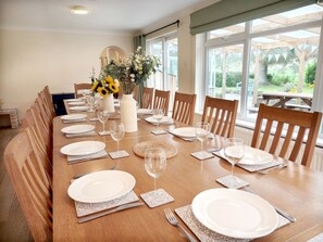 Cottage | Dining - Bush Nook House (Brampton)