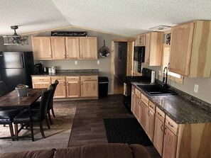 Microwave, oven, stovetop - Home on the Apple River (Amery)