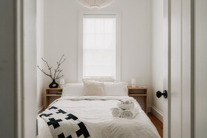 3 bedrooms, desk, iron/ironing board, WiFi