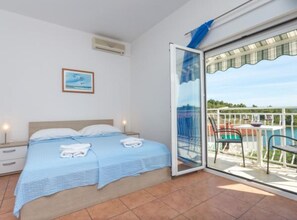 Apartment (One Bedroom Apartment with Balcony an)