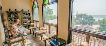 Palace On Ganges - Heritage Hotel
