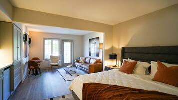 1 bedroom, desk, WiFi, bed sheets