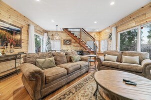 House, Patio, Mountain View | Living area | TV, DVD player