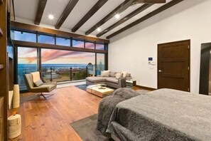 6 bedrooms, iron/ironing board, WiFi, bed sheets