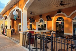 屋外ダイニングエリア