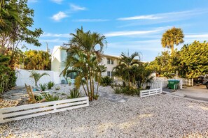 Property grounds - Coastal Countdown – Relaxed Townhome Near Beach & Rockets (Cape Canaveral)