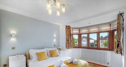 Spacious & Cosy 3 bedroom house