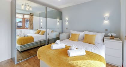 Spacious & Cosy 3 bedroom house