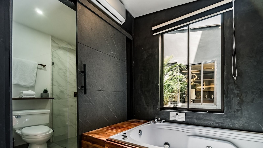 ONE APARTMENTS LLERAS