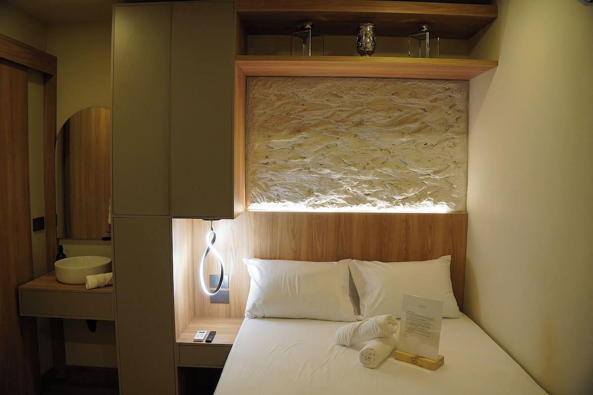 Double Room, Bathtub