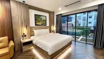 Luxury Apartment, Balcony, City View | Iron/ironing board, free WiFi