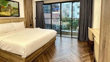 Luxury Apartment, Balcony, City View | Iron/ironing board, free WiFi