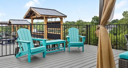 3BR Spacious Getaway | 10 Guests | Rooftop Lounge