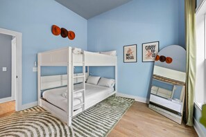 2 chambres, fer et planche à repasser, Wi-Fi, draps fournis