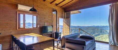 Basic Chalet | Living area