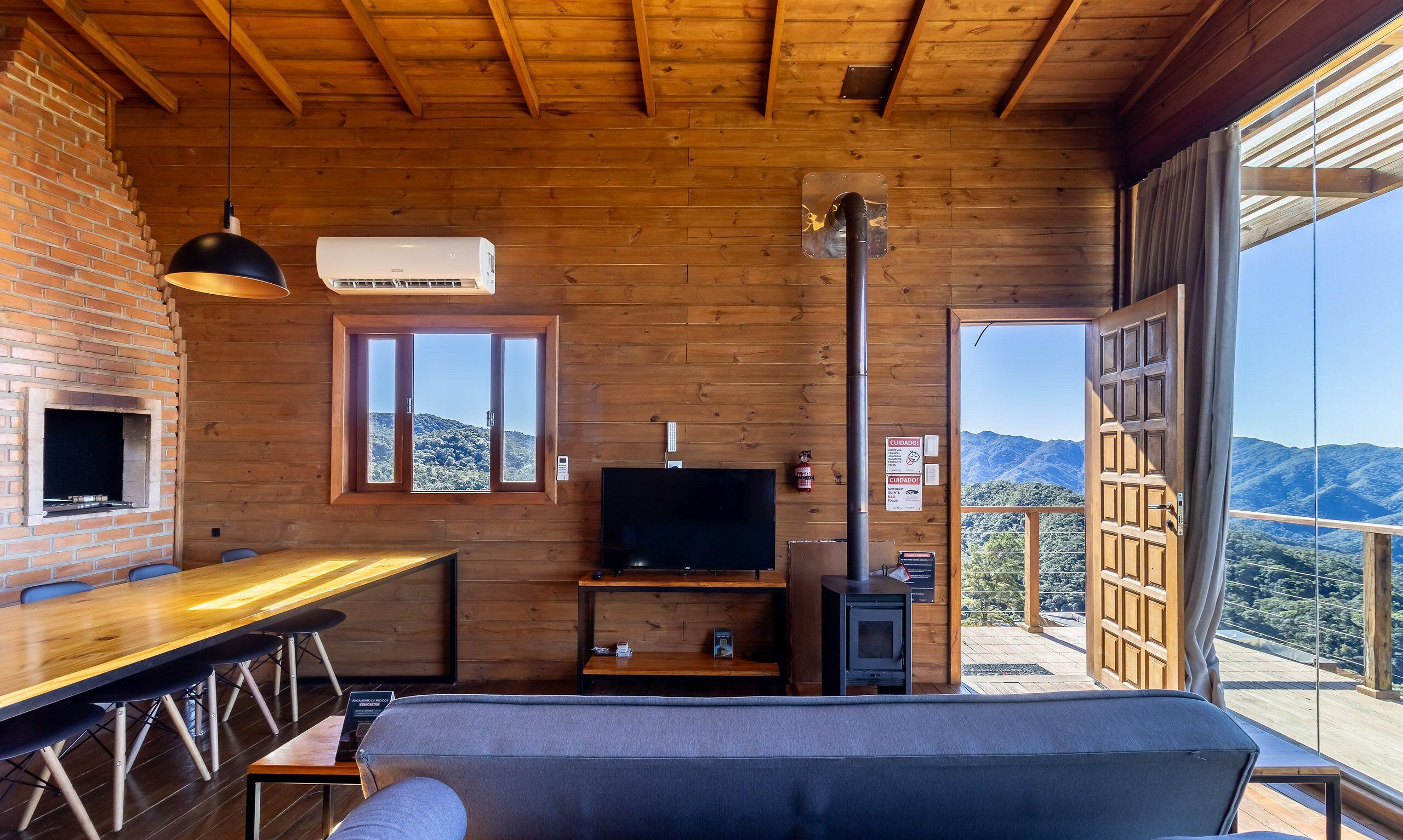 Basic Chalet | Interior