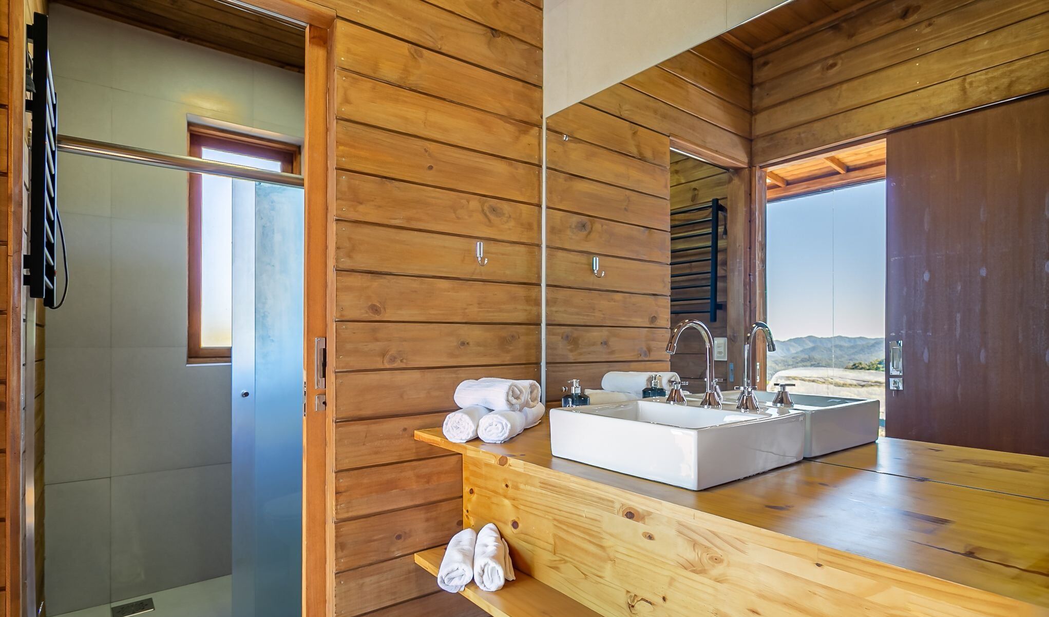 Basic Chalet | Bathroom