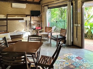Deluxe Family Chalet | Living area