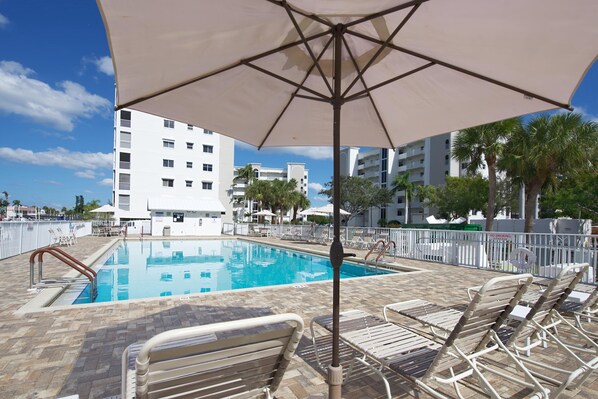 コンドミニアム ベッド (複数台) (Casa Marina III-742) | プール