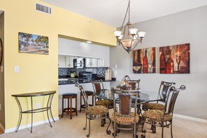 コンドミニアム ベッド (複数台) (Casa Marina III-742) | レストラン