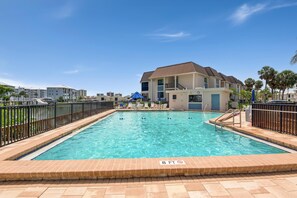 公寓式客房, 1 张特大床和 1 张沙发床 (Estero Island Yacht & Racquet 320) | 泳池