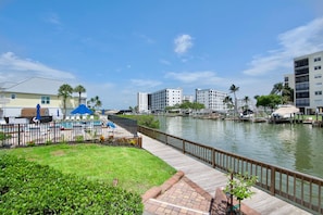 Condo, 1 cama King size y sofá cama (Estero Island Yacht & Racquet 320) | Áreas de la propiedad