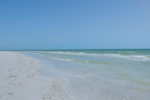 Estero Beach & Tennis 1001-a