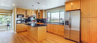 7 Mi to Dtwn San Jose: City-View Family Getaway
