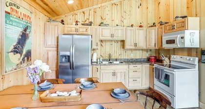 Walk to Lake: Kelleys Island Gem w/ Deck!