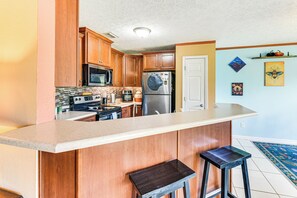 Fridge, microwave, stovetop, dishwasher - 2 Mi to Beach & Boating: Family Home in Lynn Haven (Lynn Haven)