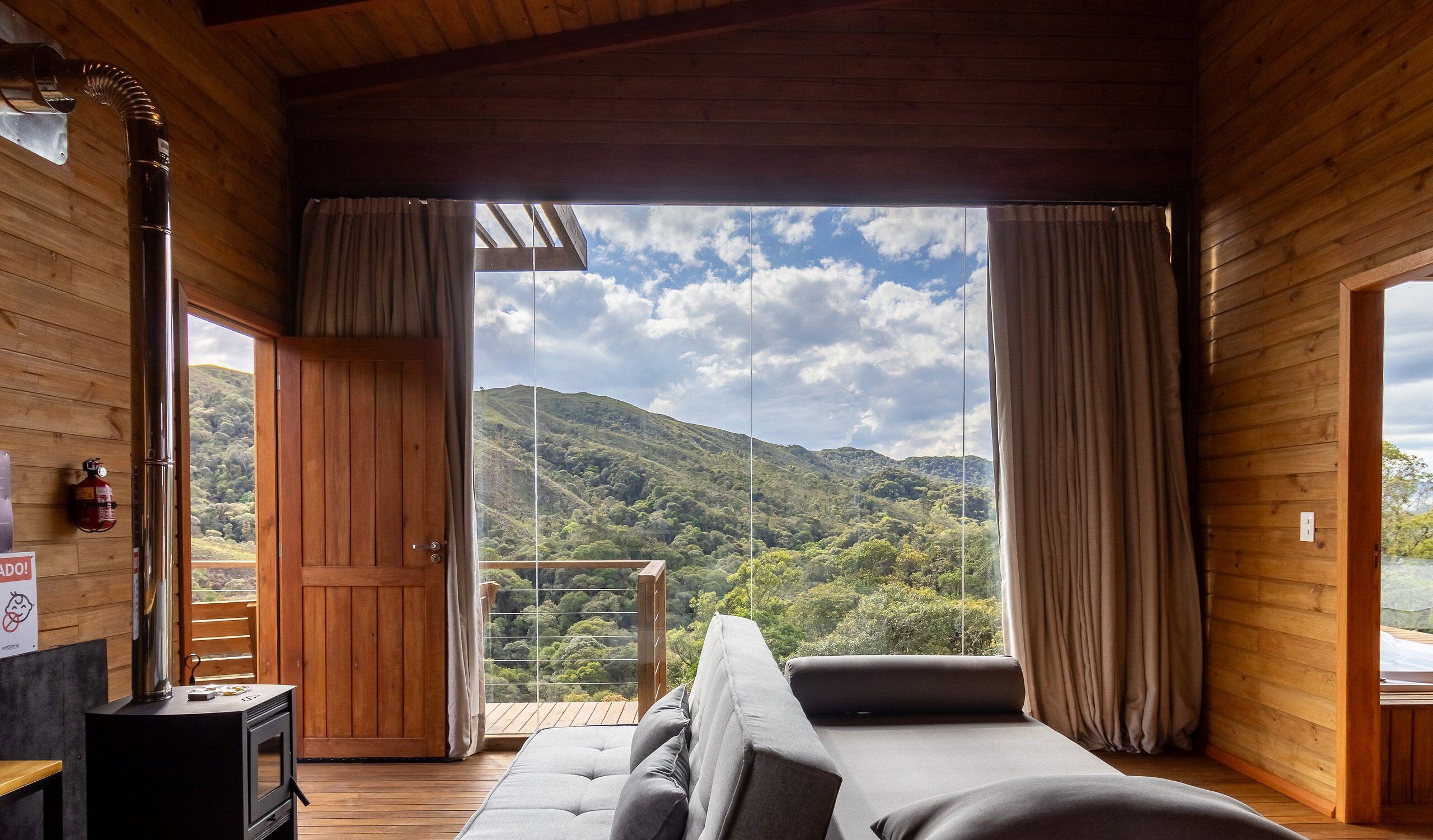 基础木屋 | 起居区