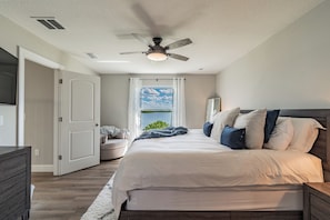 4 chambres, fer et planche à repasser, Wi-Fi, draps fournis