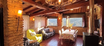 Chaleco tourist house in Sierra Cebollera with private terrace.